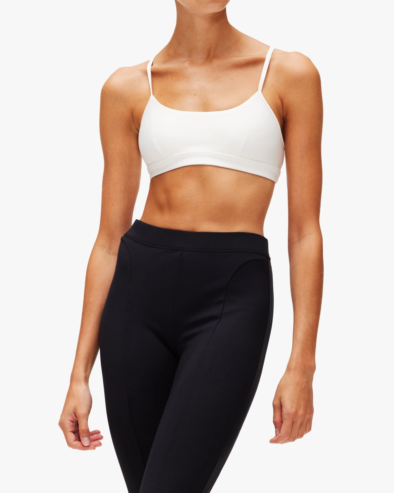 Alo Yoga Airlift Intrigue Bra 1 Alo Yoga Airlift Intrigue Bra