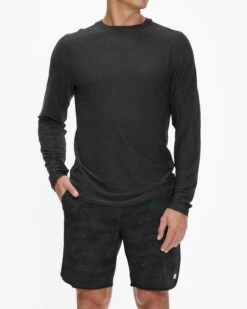 Vuori Strato Tech Long Sleeve Tee