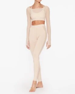 Airlift High-Waisted Ballet Dream Legging -EQUINOX Sales 024 W9605R MACADAMIA 001 e7b1b206 148c 48cc 99b4 aebdb6034841