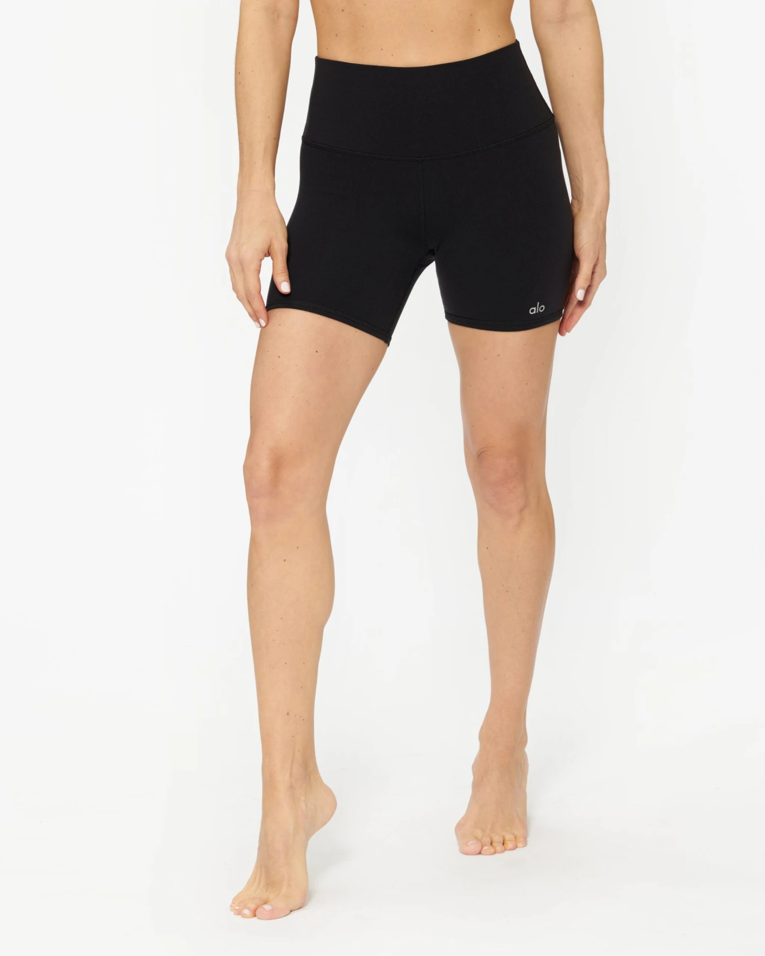 Alo Yoga Airbrush High-Waist 5'' Biker Short 1 Alo Yoga Airbrush High-Waist 5'' Biker Short