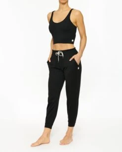 Vuori Halo Performance Crop Top -EQUINOX Sales 053 VW1005 BLACKHEATHER 005
