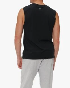 Alo Yoga The Triumph Muscle Tank -EQUINOX Sales 054 M2033R SolidBlackTriblend 005 e3a4fb04 f3fd 4c58 91f3 3a3226b87e07