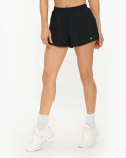 Alo Yoga Stride Short