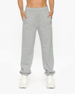 Alo Yoga Accolade Sweatpant