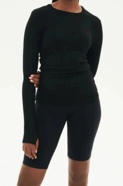 Louise Rib Long Sleeve -EQUINOX Sales 08 D3048 BLACK F1040 BLACK 027 1400x becc0ca0 ba48 4817 9cae 45857d3df3a0