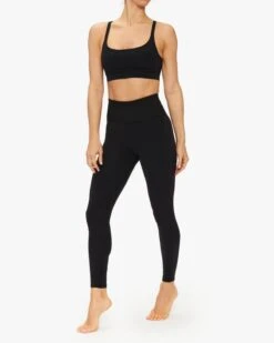 Vuori Mindset Bra -EQUINOX Sales 095 VUORI MINDSET BRA BLACK 001