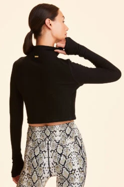 Rise Zip Up -EQUINOX Sales 3 H19 TO108 0123