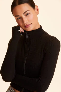 Rise Zip Up -EQUINOX Sales 3 H19 TO108 0151