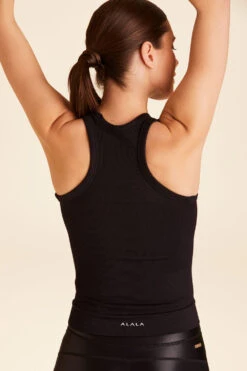 Seamless Rib Tank 10 Seamless Rib Tank -EQUINOX Sales LOOK 11 FB TA66 FB PA01 0088 web 4b0ba8d9 1767 474a bce0 bfe5e7acbe1d