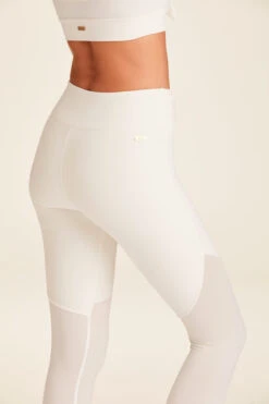 Alala Tied Bow Tight -EQUINOX Sales LOOK 11 SU21 BR72 SU21 PA134 0125 6c9cad04 11a1 48f7 9c8f 37cd121f4033