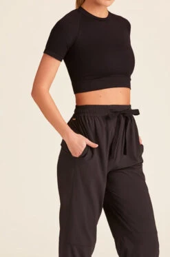 Alala Barre Seamless Tee -EQUINOX Sales LOOK 17 FB TA67 SU21 PA135 0037 55c35527 a967 4b8f 9583 9f607de794b8