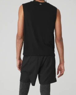 Alo Yoga The Triumph Muscle Tank -EQUINOX Sales M2033R 01 b1 s3 a3 1 m72 1500x e8b76897 5385 4e22 8485 054c63faec9a