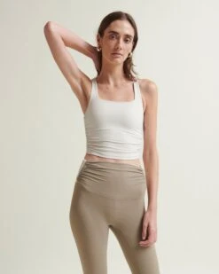 LILY TOP -EQUINOX Sales Nylora LB Shot 01 031 bc37b22f 62d9 451b b2e1 263d4e0d32f0