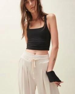 Lily Top -EQUINOX Sales Nylora LB Shot 02 059 1a65d58b 26d4 46fa 9a81 9b78d6834586